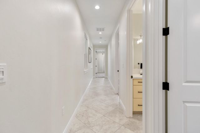 3108 E Beech Court, Visalia, CA 93292