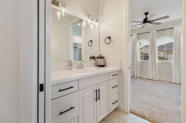 3108 E Beech Court, Visalia, CA 93292