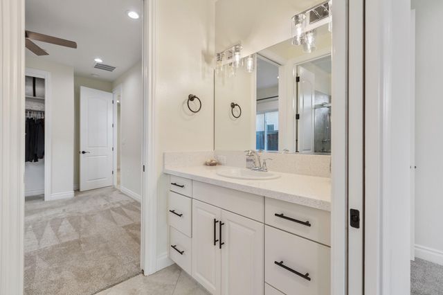 3108 E Beech Court, Visalia, CA 93292