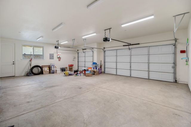 3108 E Beech Court, Visalia, CA 93292