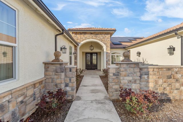 3108 E Beech Court, Visalia, CA 93292