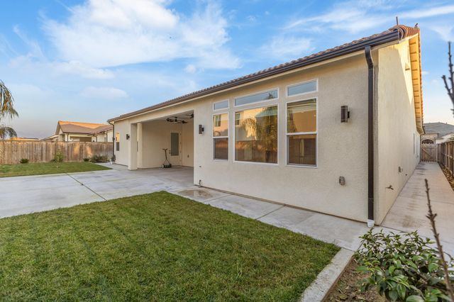 3108 E Beech Court, Visalia, CA 93292
