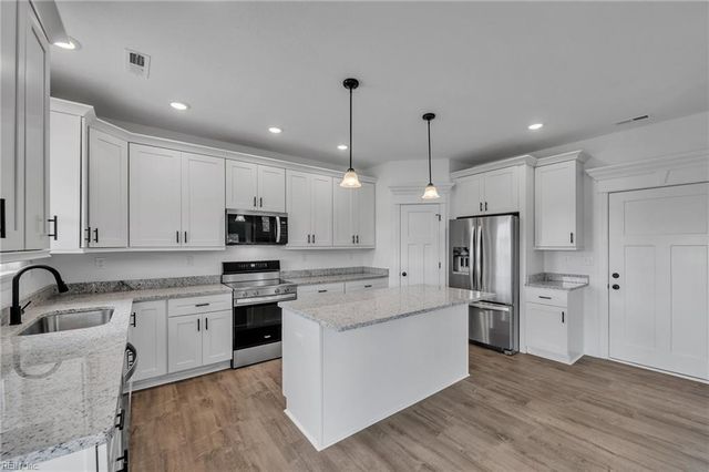 106 Copper Run LOOP, South Mills, NC 27976