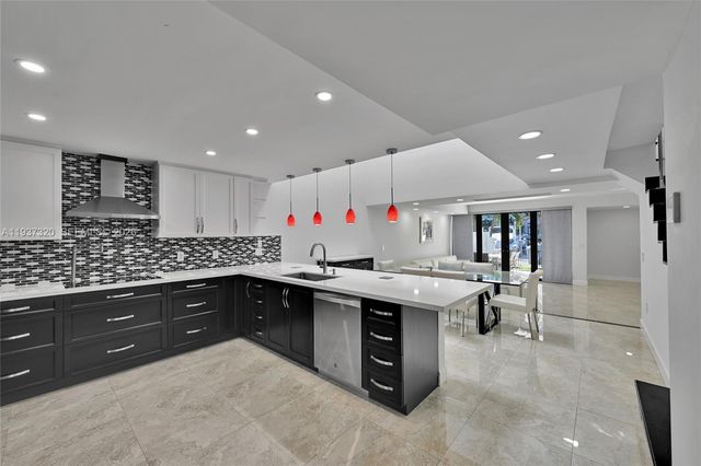 310 Poinciana Dr 802, Sunny Isles Beach, FL 33160