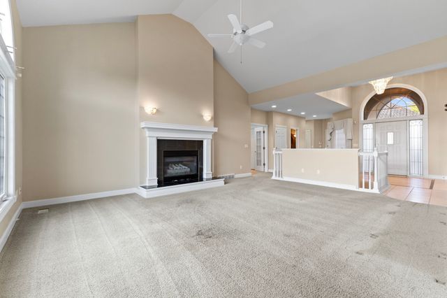 13575 Village Court, Clive, IA 50325