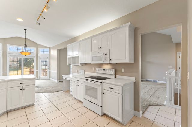 13575 Village Court, Clive, IA 50325