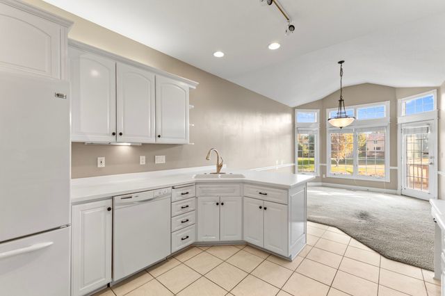 13575 Village Court, Clive, IA 50325