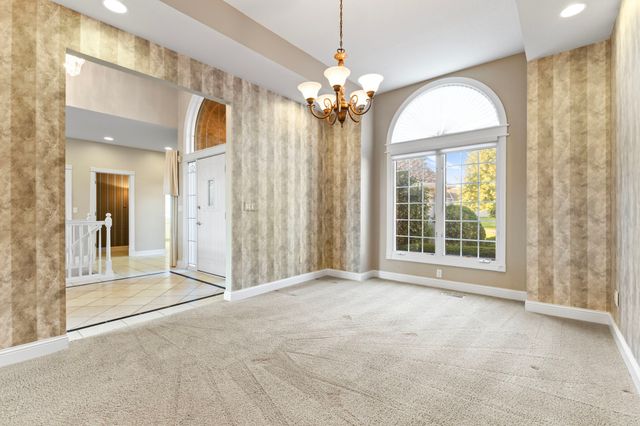 13575 Village Court, Clive, IA 50325