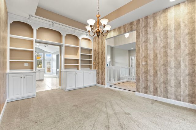 13575 Village Court, Clive, IA 50325