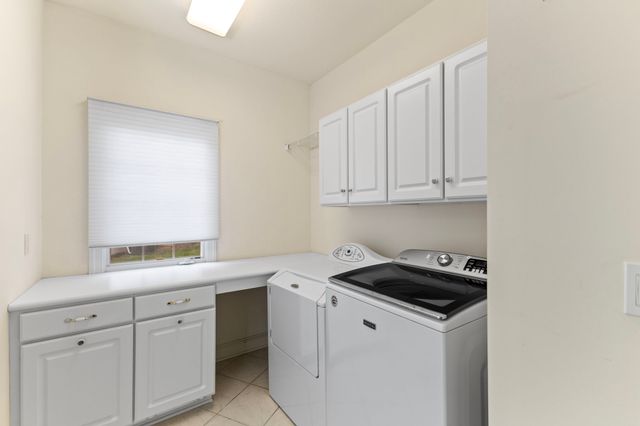 13575 Village Court, Clive, IA 50325