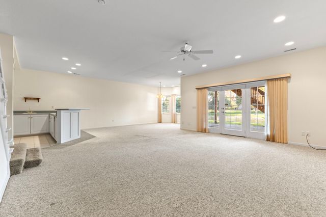 13575 Village Court, Clive, IA 50325