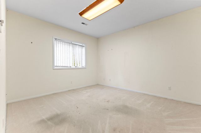 13575 Village Court, Clive, IA 50325