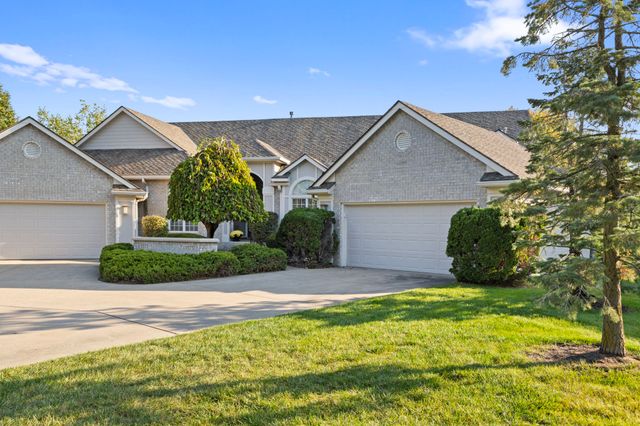 13575 Village Court, Clive, IA 50325