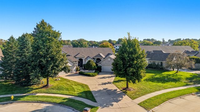 13575 Village Court, Clive, IA 50325