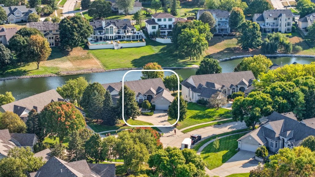 13575 Village Court, Clive, IA 50325