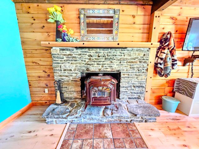 1422 Merrifield Road, Whitingham, VT 05361