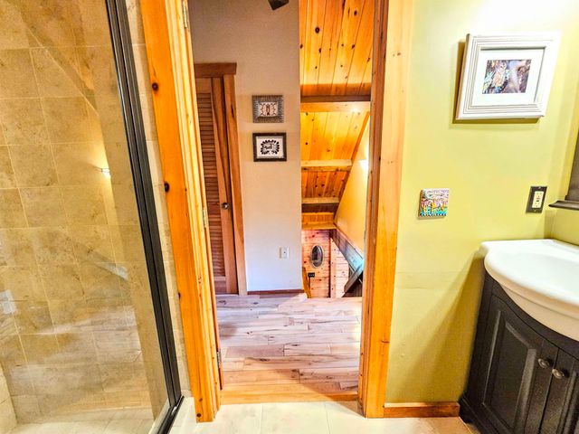 1422 Merrifield Road, Whitingham, VT 05361