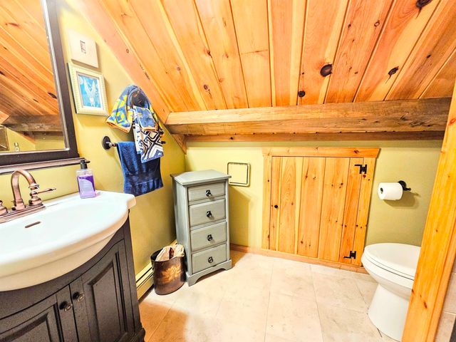 1422 Merrifield Road, Whitingham, VT 05361