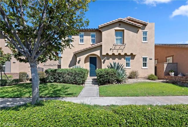 15834 Vienna, Fontana, CA 92336