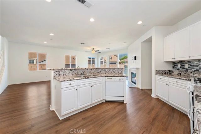 15834 Vienna, Fontana, CA 92336