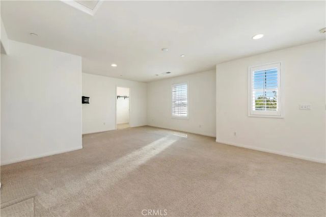 15834 Vienna, Fontana, CA 92336