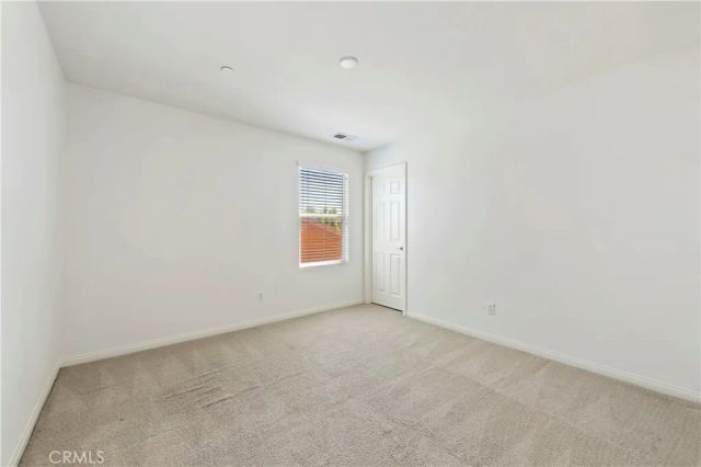 15834 Vienna, Fontana, CA 92336
