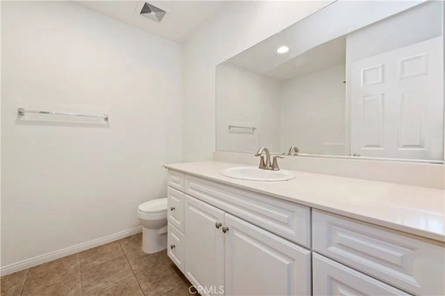 15834 Vienna, Fontana, CA 92336
