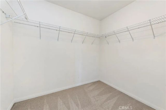 15834 Vienna, Fontana, CA 92336