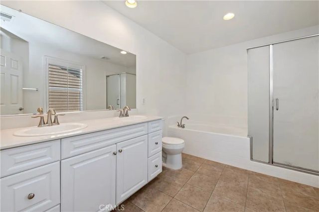 15834 Vienna, Fontana, CA 92336