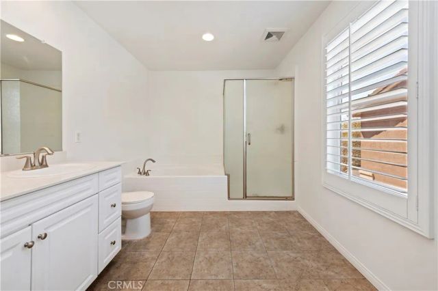 15834 Vienna, Fontana, CA 92336