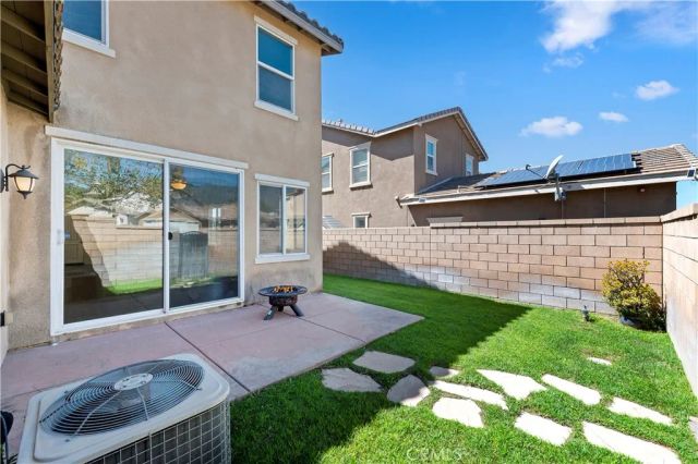 15834 Vienna, Fontana, CA 92336