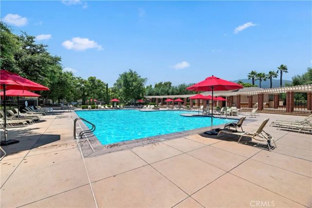 15834 Vienna, Fontana, CA 92336