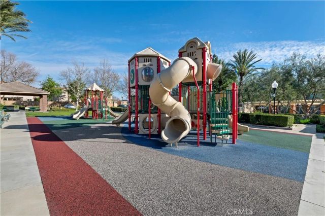 15834 Vienna, Fontana, CA 92336