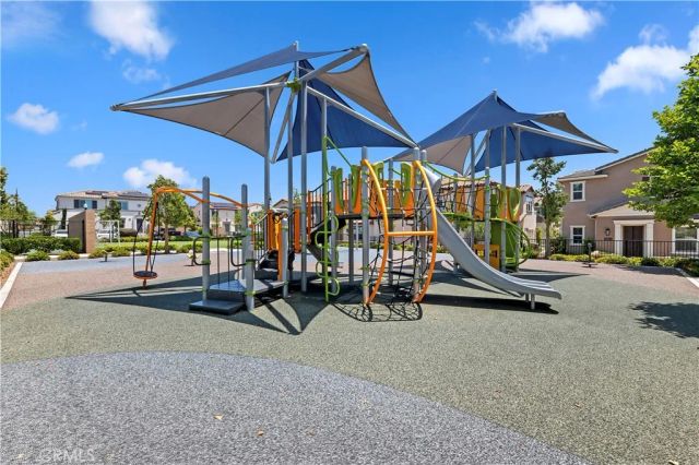 15834 Vienna, Fontana, CA 92336