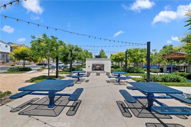 15834 Vienna, Fontana, CA 92336