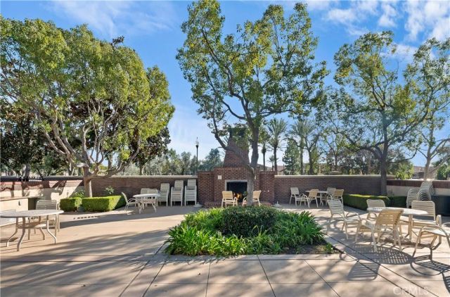 15834 Vienna, Fontana, CA 92336