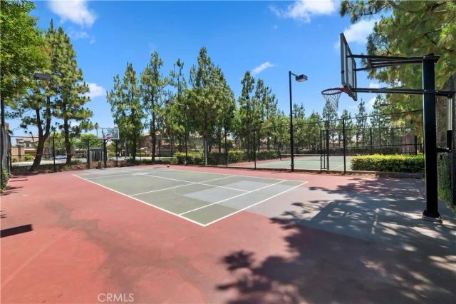 15834 Vienna, Fontana, CA 92336