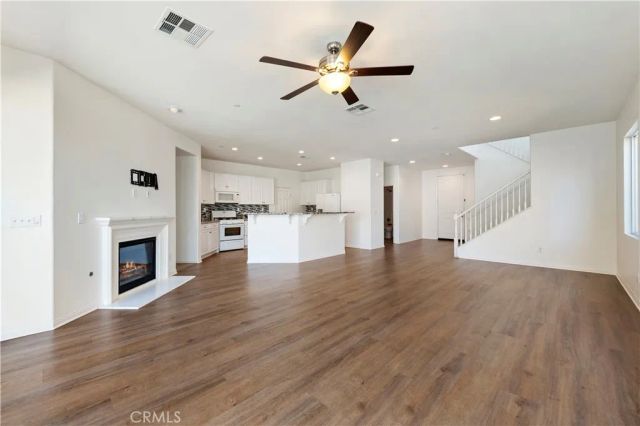 15834 Vienna, Fontana, CA 92336