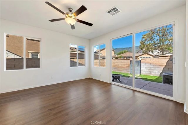 15834 Vienna, Fontana, CA 92336