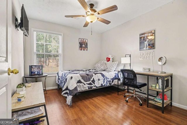 1073 Daventry Crossing, Woodstock, GA 30188