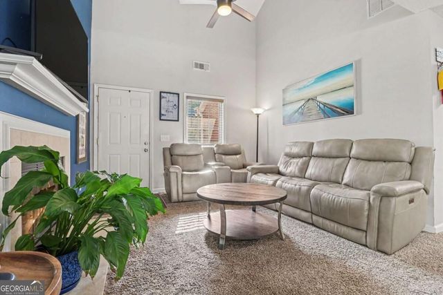 1073 Daventry Crossing, Woodstock, GA 30188