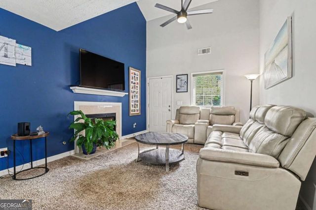 1073 Daventry Crossing, Woodstock, GA 30188