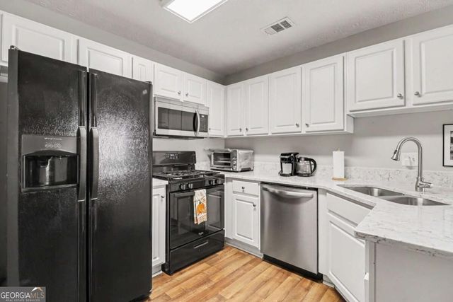 1073 Daventry Crossing, Woodstock, GA 30188