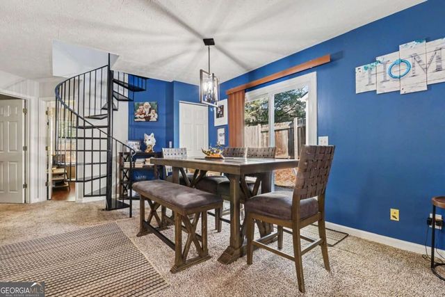 1073 Daventry Crossing, Woodstock, GA 30188