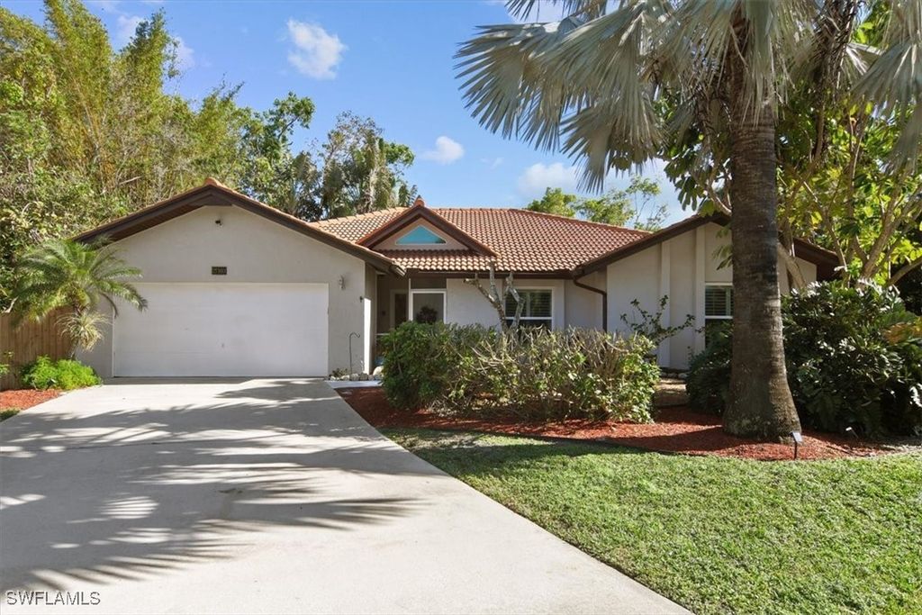 27160 Edenbridge CT, Bonita Springs, FL 34135