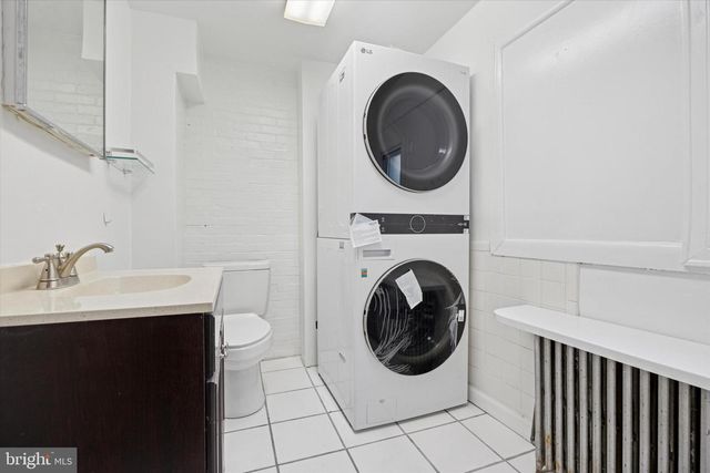 236 BUCKINGHAM PL, Philadelphia, PA 19104