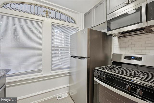236 BUCKINGHAM PL, Philadelphia, PA 19104