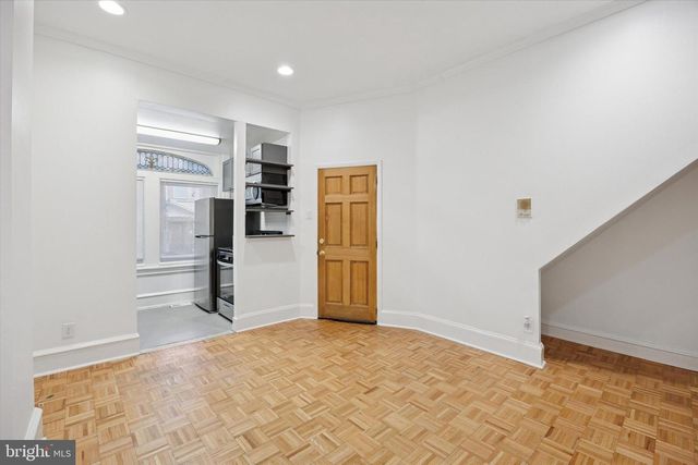 236 BUCKINGHAM PL, Philadelphia, PA 19104