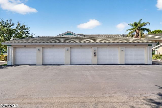 4910 Cougar CT N 1-103, Naples, FL 34109