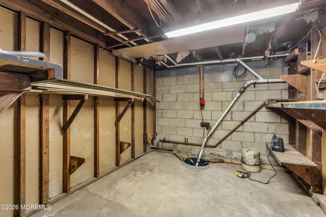 511 Robinhood Road, Brick, NJ 08724